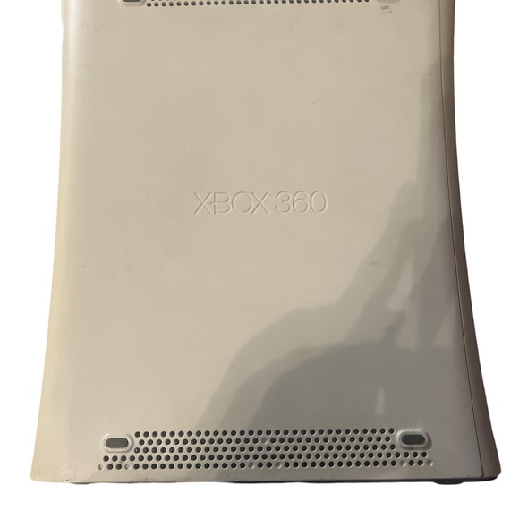 Microsoft XBOX 360 Console - Picture 3 of 16